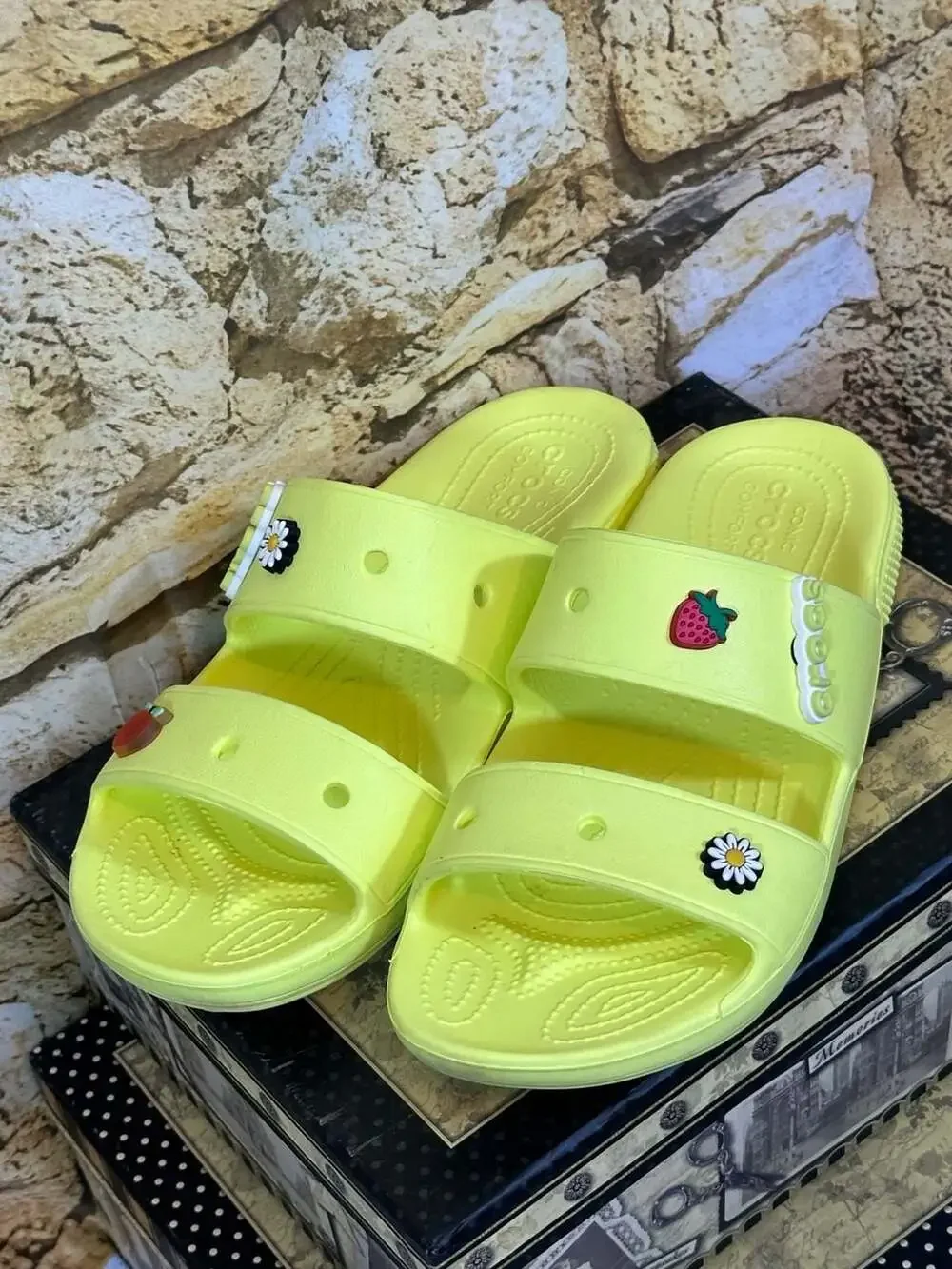 Crocs classic two
